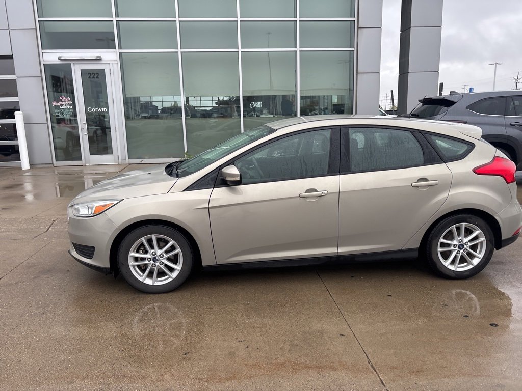 2015 Ford Focus SE photo 2