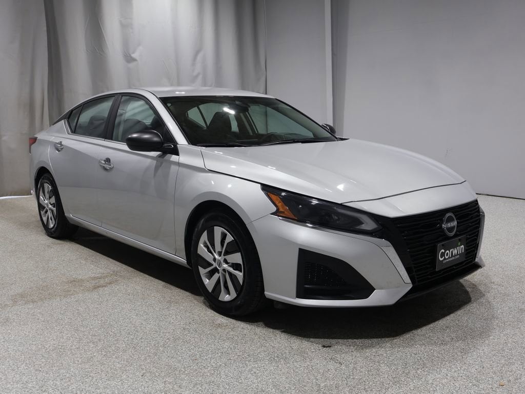 2024 Nissan Altima S's photo