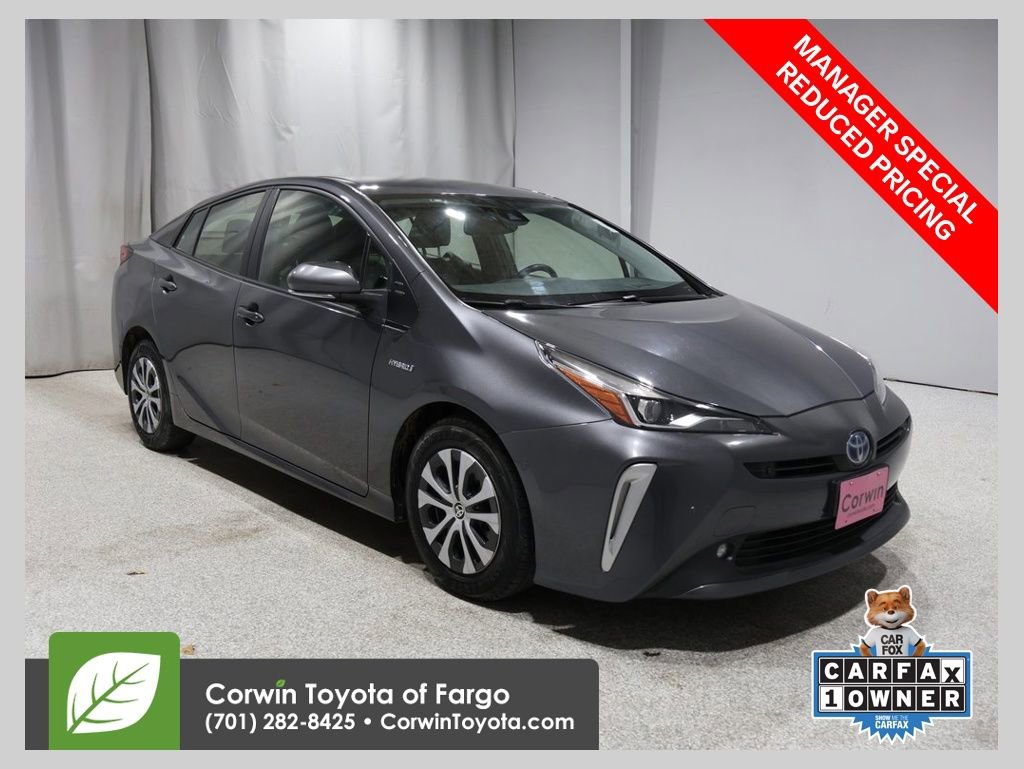 2022 Toyota Prius XLE's photo