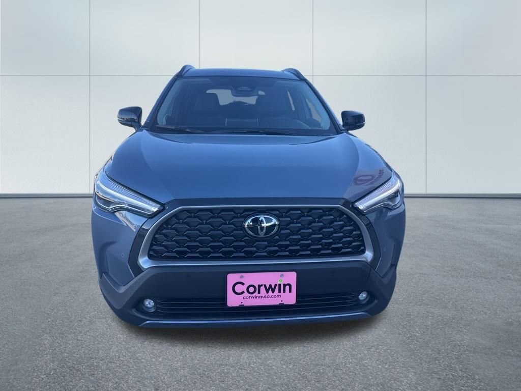 Used 2025 Toyota Corolla Cross XLE SUV
