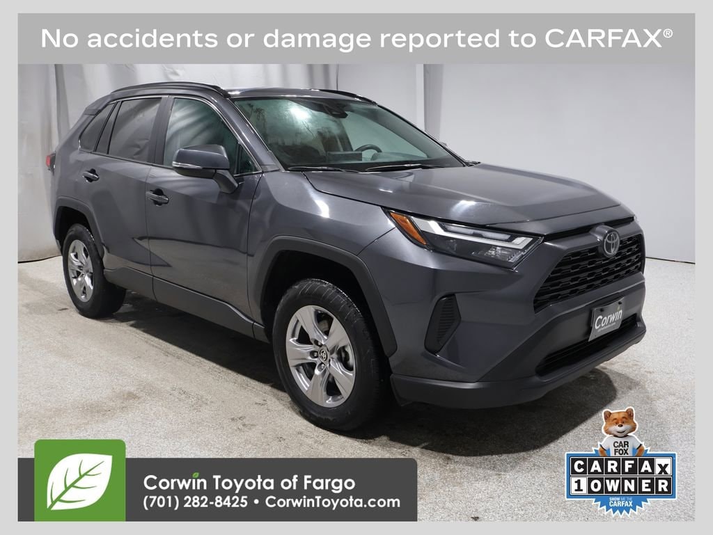 2024 Toyota RAV4 XLE's photo