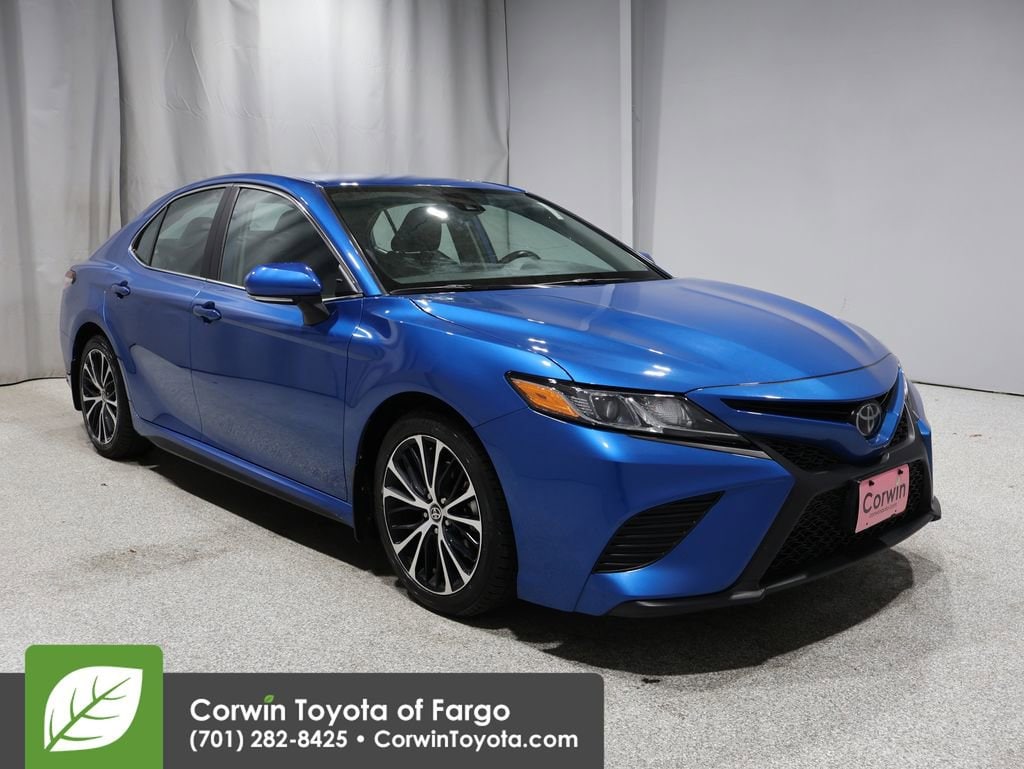 Used 2020 Toyota Camry SE Sedan
