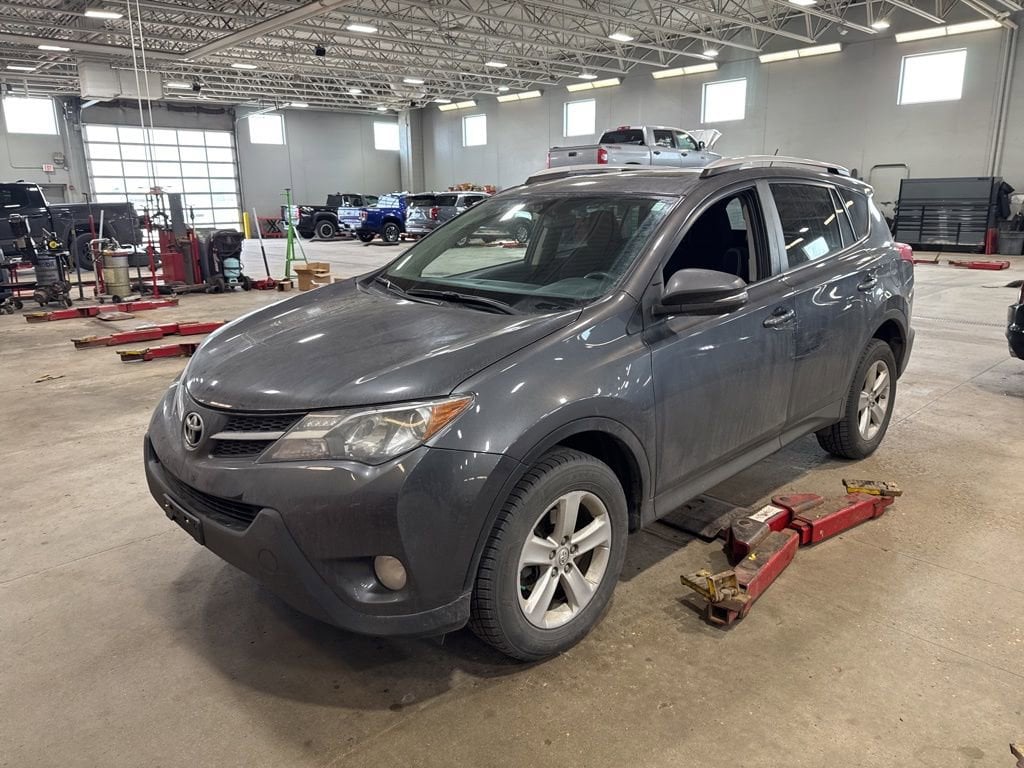2013 Toyota RAV4 XLE photo 3