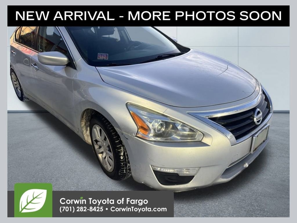 2015 Nissan Altima S's photo