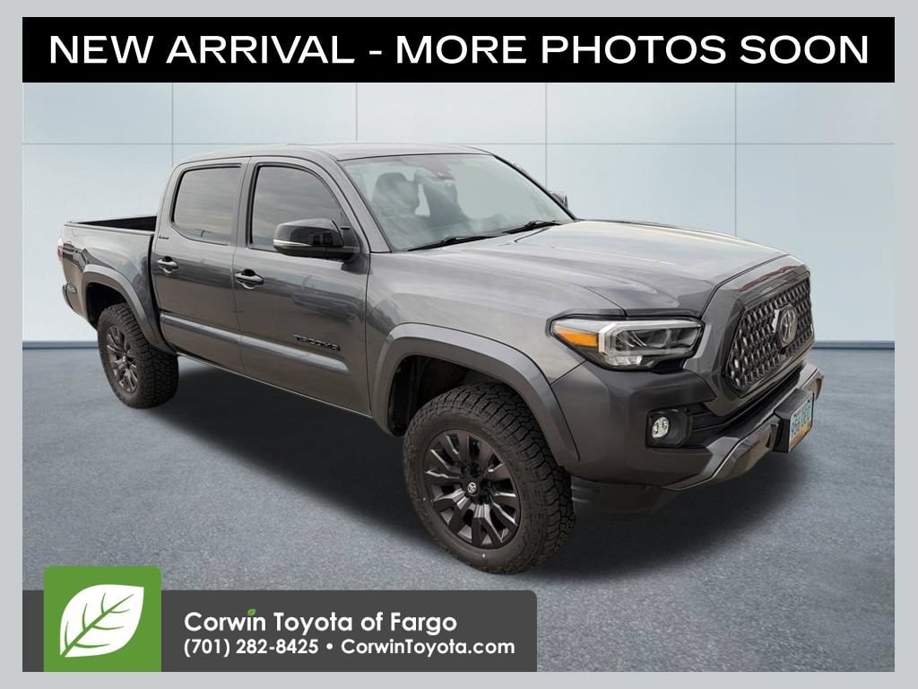 2022 Toyota Tacoma Limited Double Cab 4WD V6 Auto Short Bed's photo