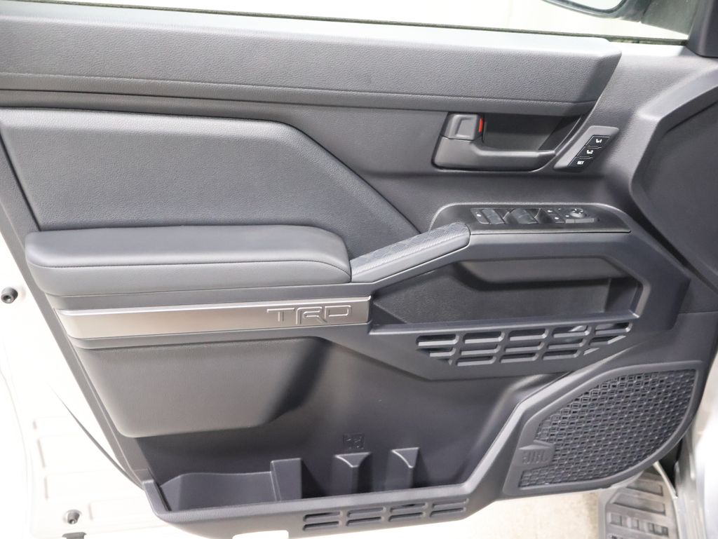 2026 Toyota 4Runner TRD Off-Road Premium - Photo 9