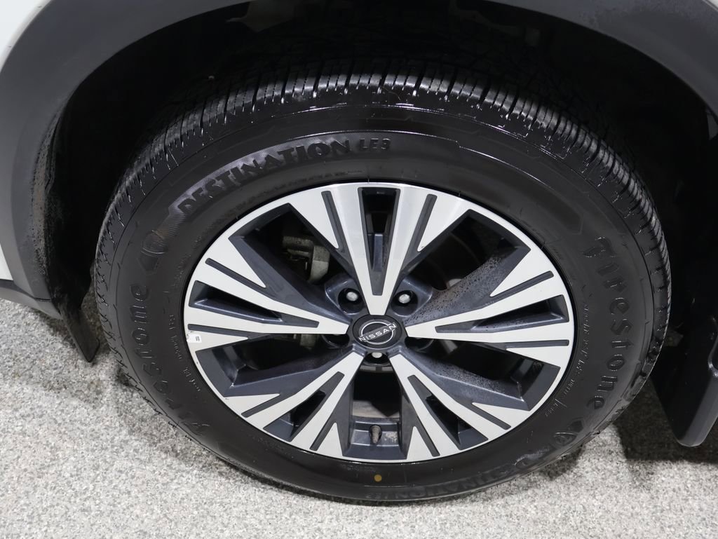 2023 Nissan Rogue SV photo 3