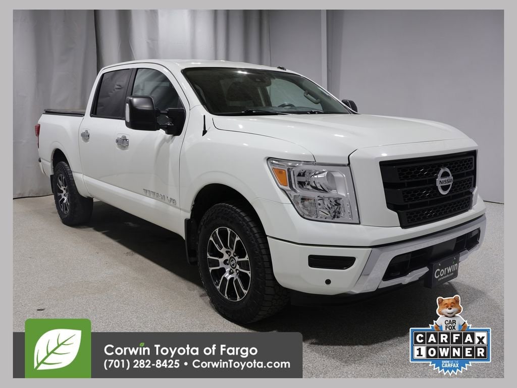 2020 Nissan Titan SV 4X4 Crew Cab's photo