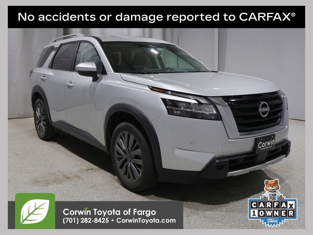 2023 Nissan Pathfinder SL 4WD's photo