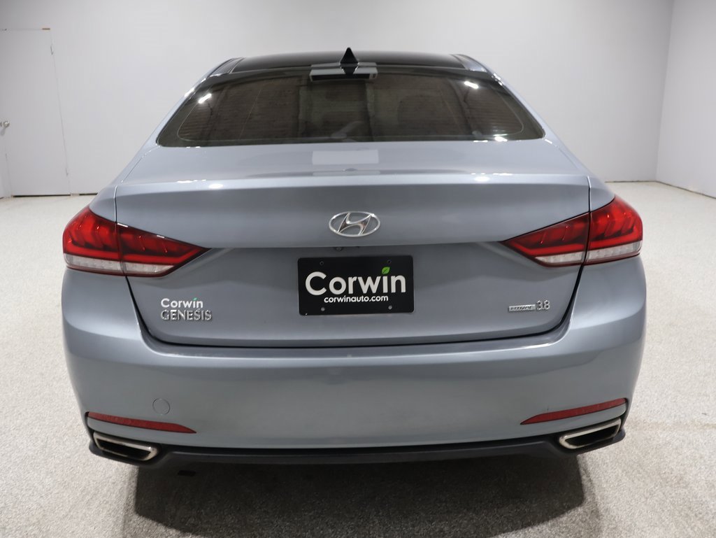 2015 Hyundai Genesis 3.8 photo 3