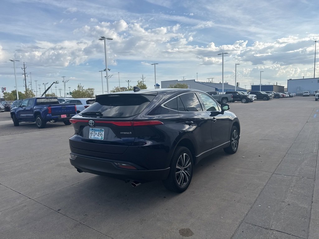 2021 Toyota Venza LE photo 2