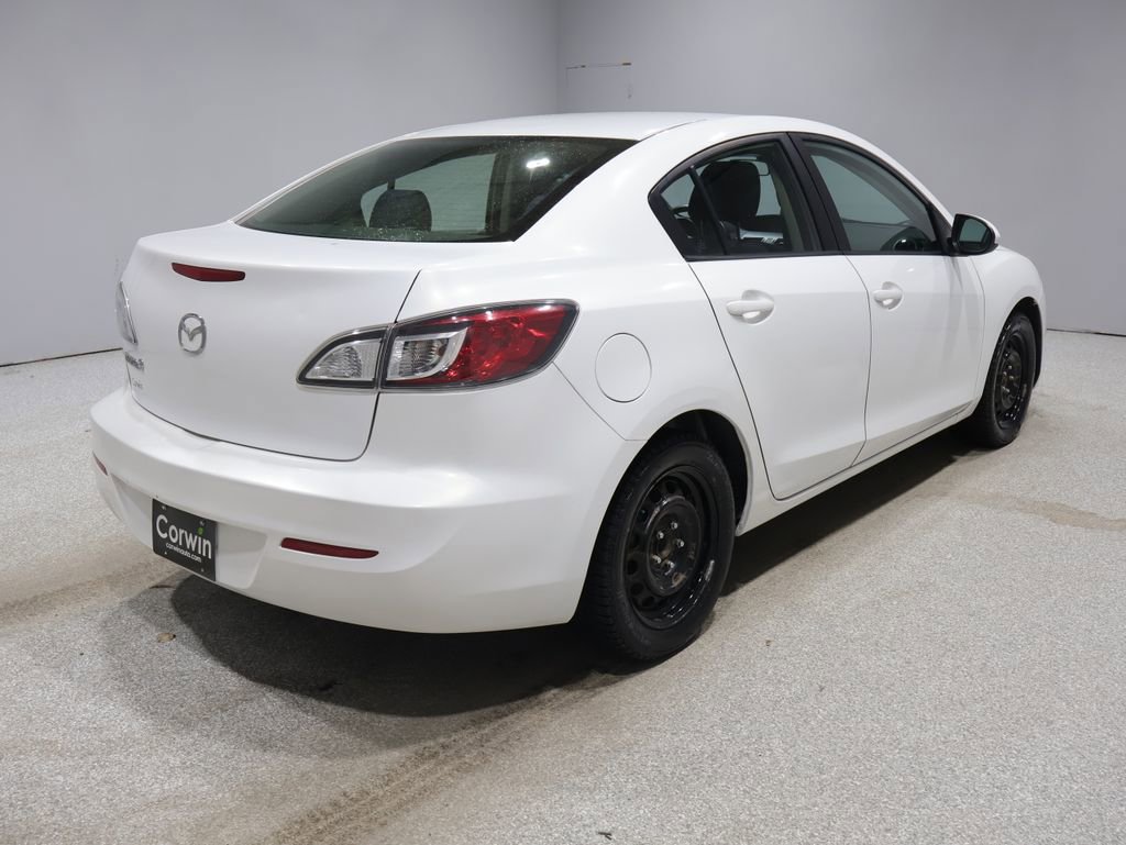 Used 2012 Mazda MAZDA3 i Sport with VIN JM1BL1UG5C1525437 for sale in Fargo, ND