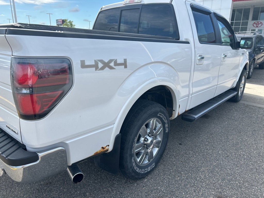 2011 Ford F-150 Lariat photo 2