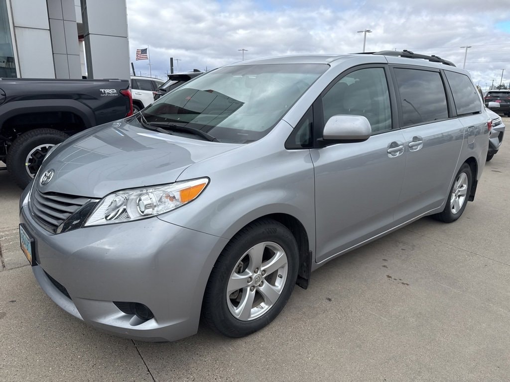 Used 2015 Toyota Sienna LE Van