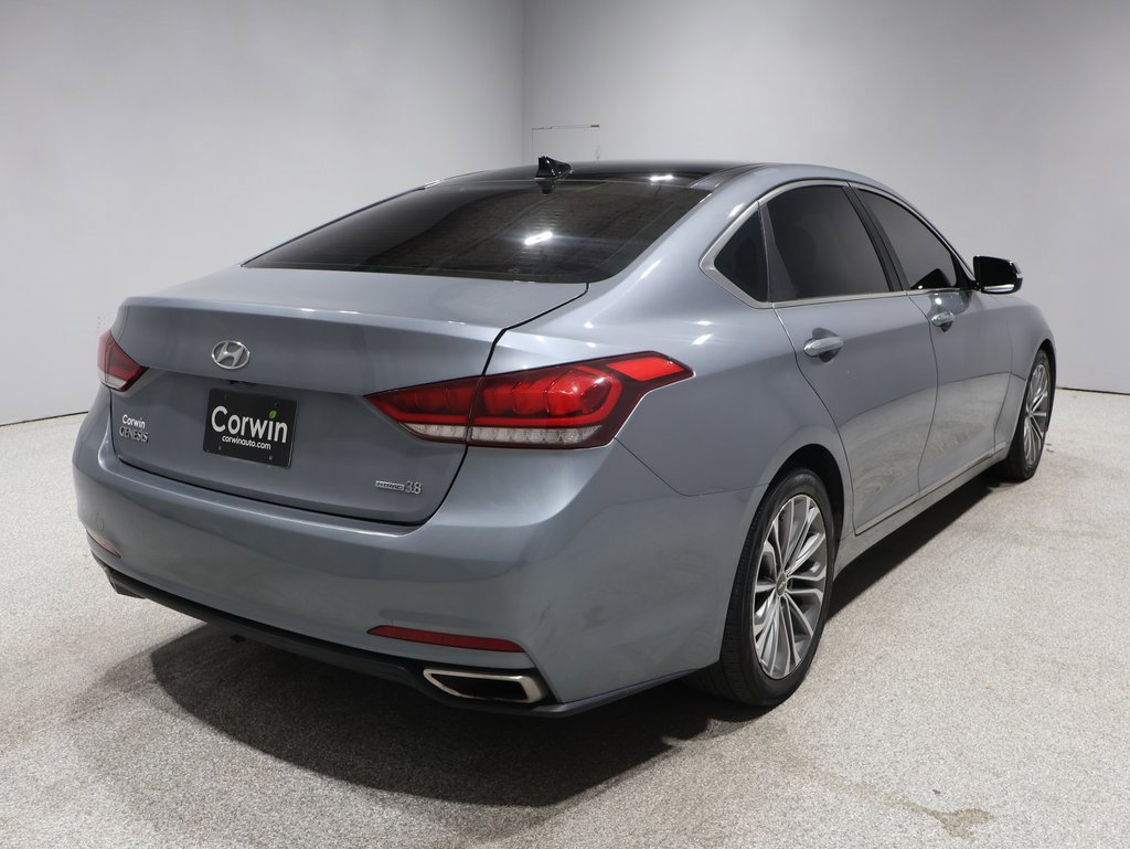 2015 Hyundai Genesis 3.8 photo 2