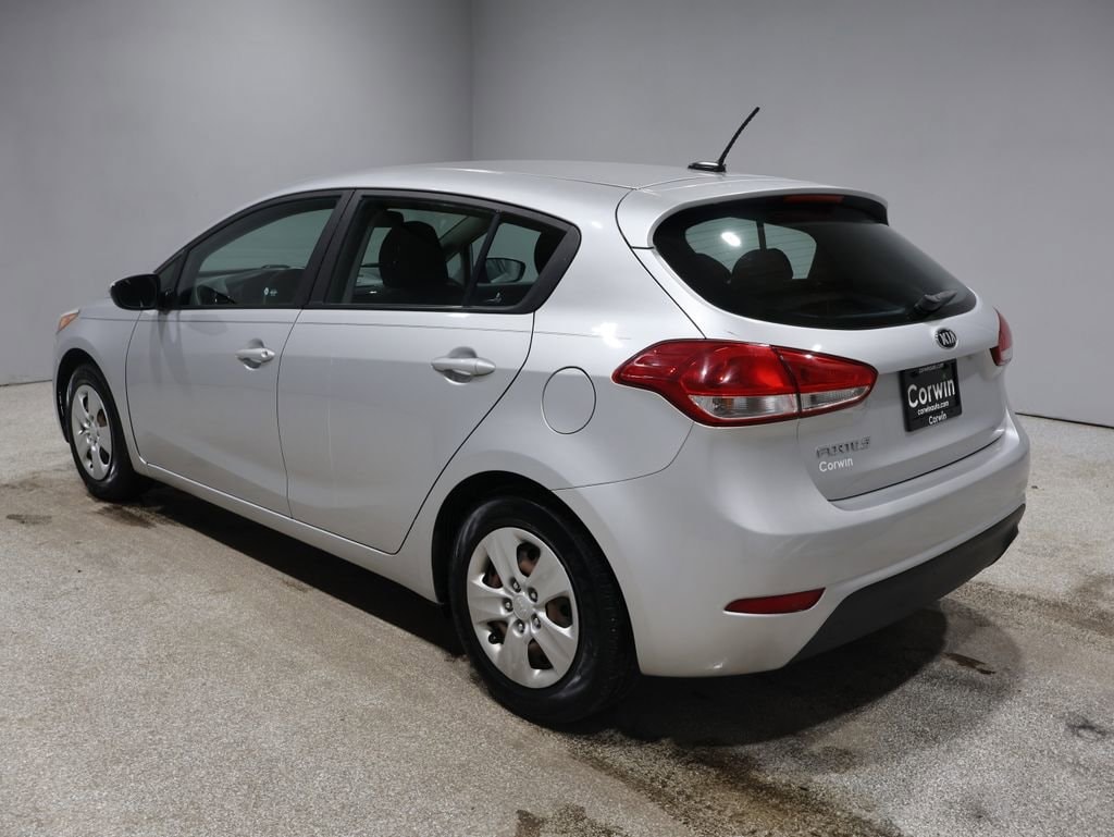 2017 Kia Forte LX photo 4