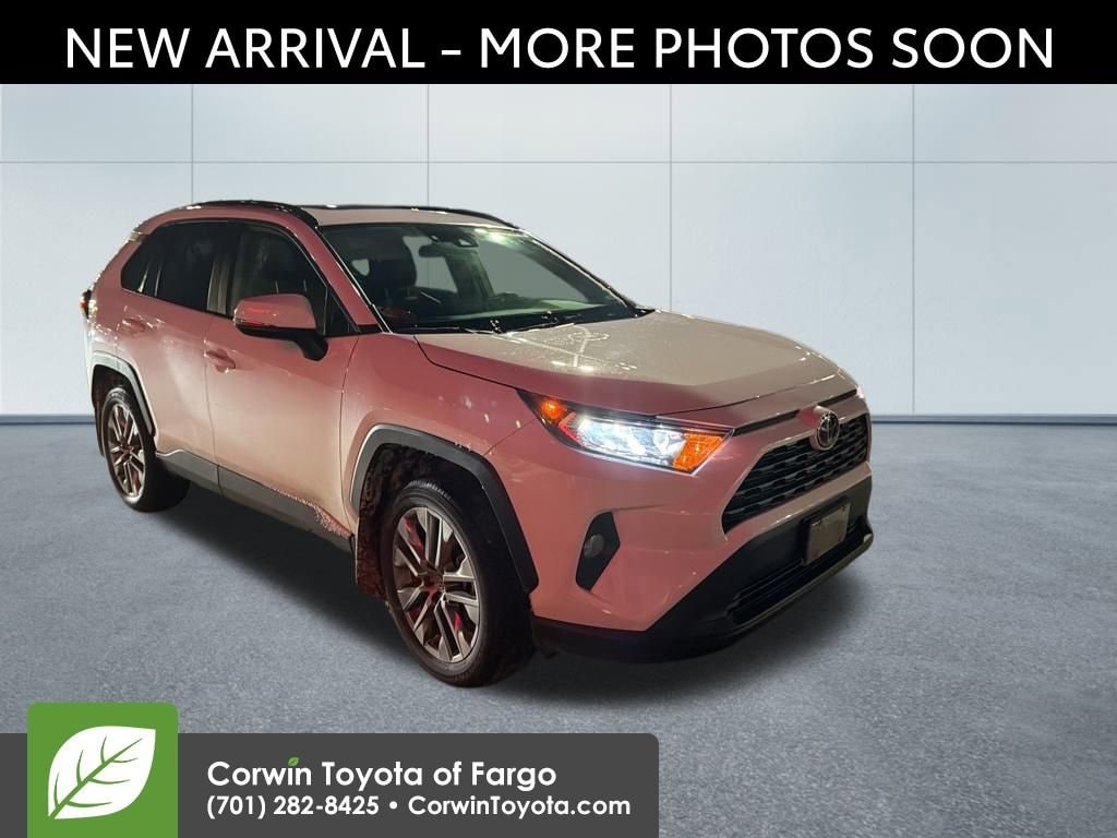 2020 Toyota RAV4 XLE Premium's photo