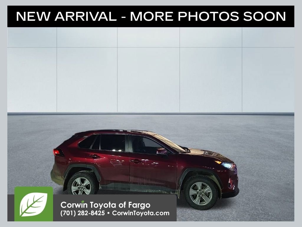 2020 Toyota RAV4 XLE's photo