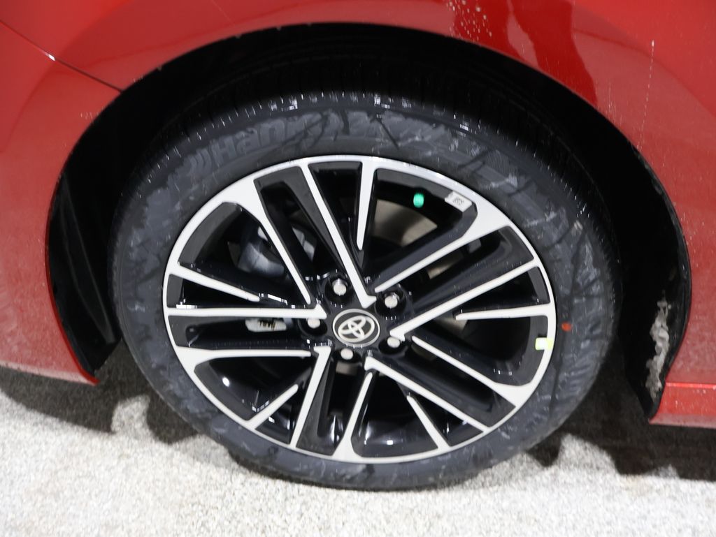 2026 Toyota Camry XLE photo 4