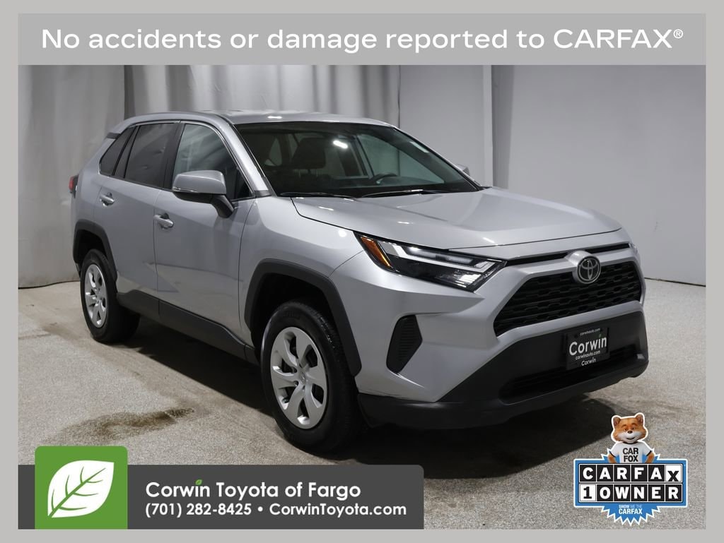 2023 Toyota RAV4 LE's photo