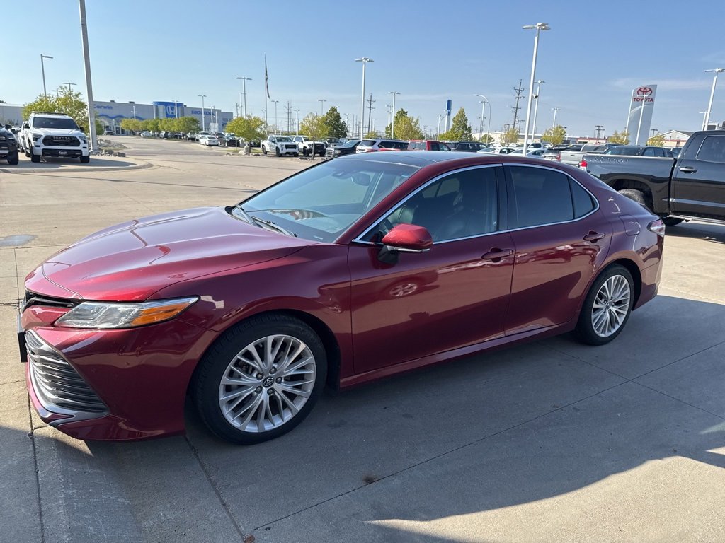 2018 Toyota Camry XLE photo 4