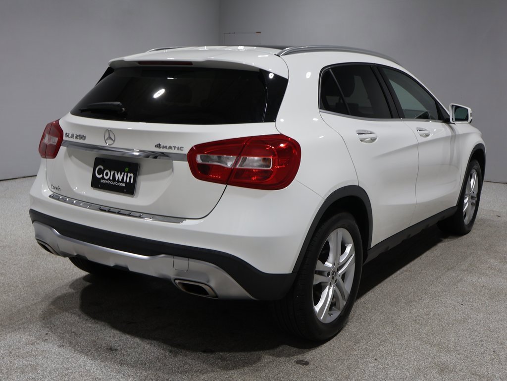 2019 Mercedes Benz GLA 250 photo 2