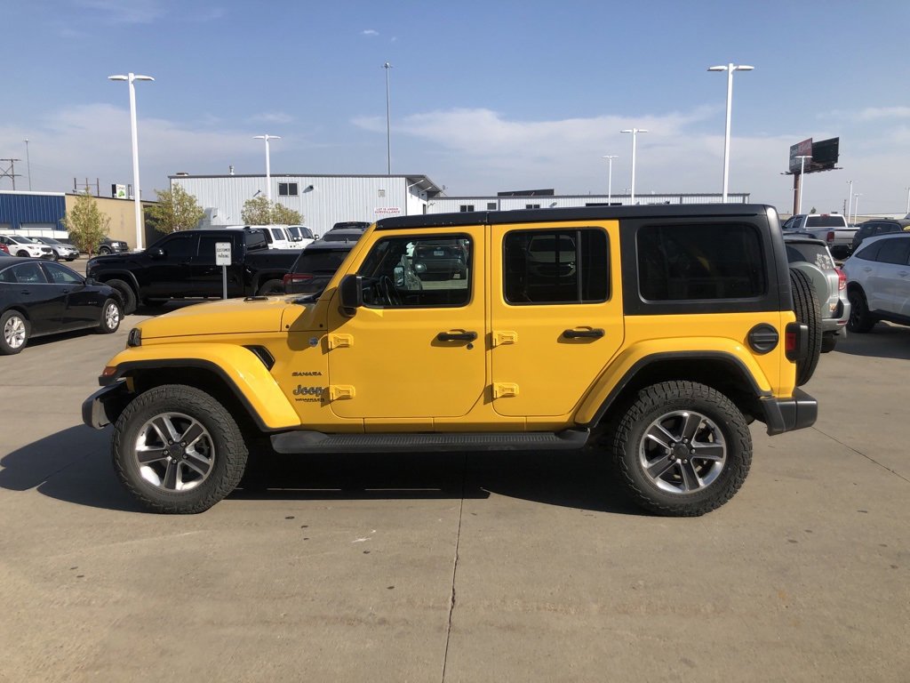 2021 Jeep Wrangler Unlimited Sahara photo 2