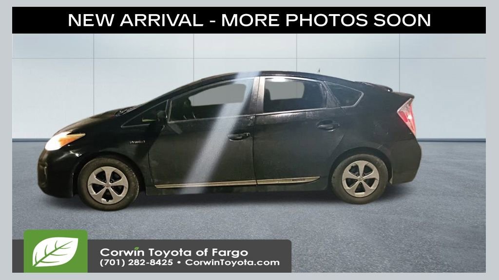2013 Toyota Prius Two's photo
