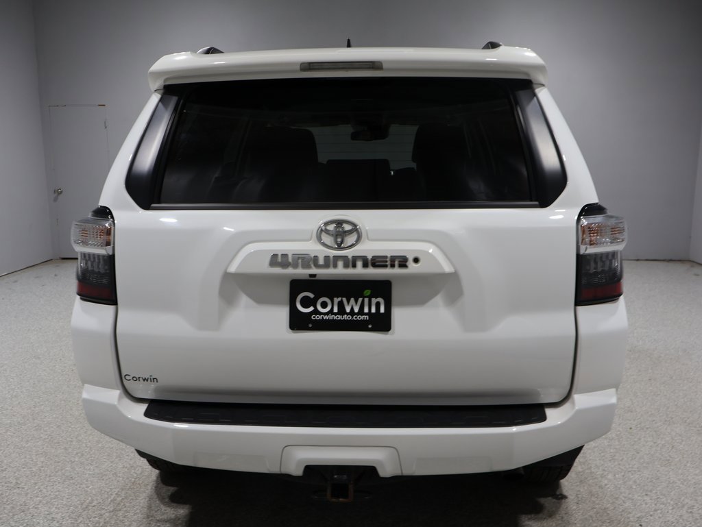 2020 Toyota 4Runner SR5 photo 3