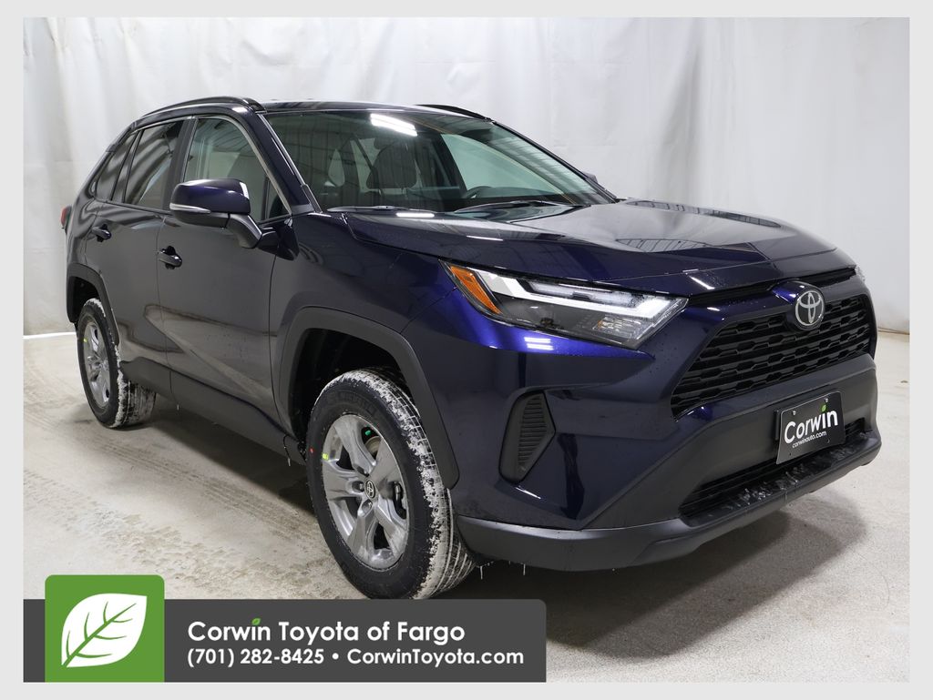 2025 Toyota RAV4 XLE's photo
