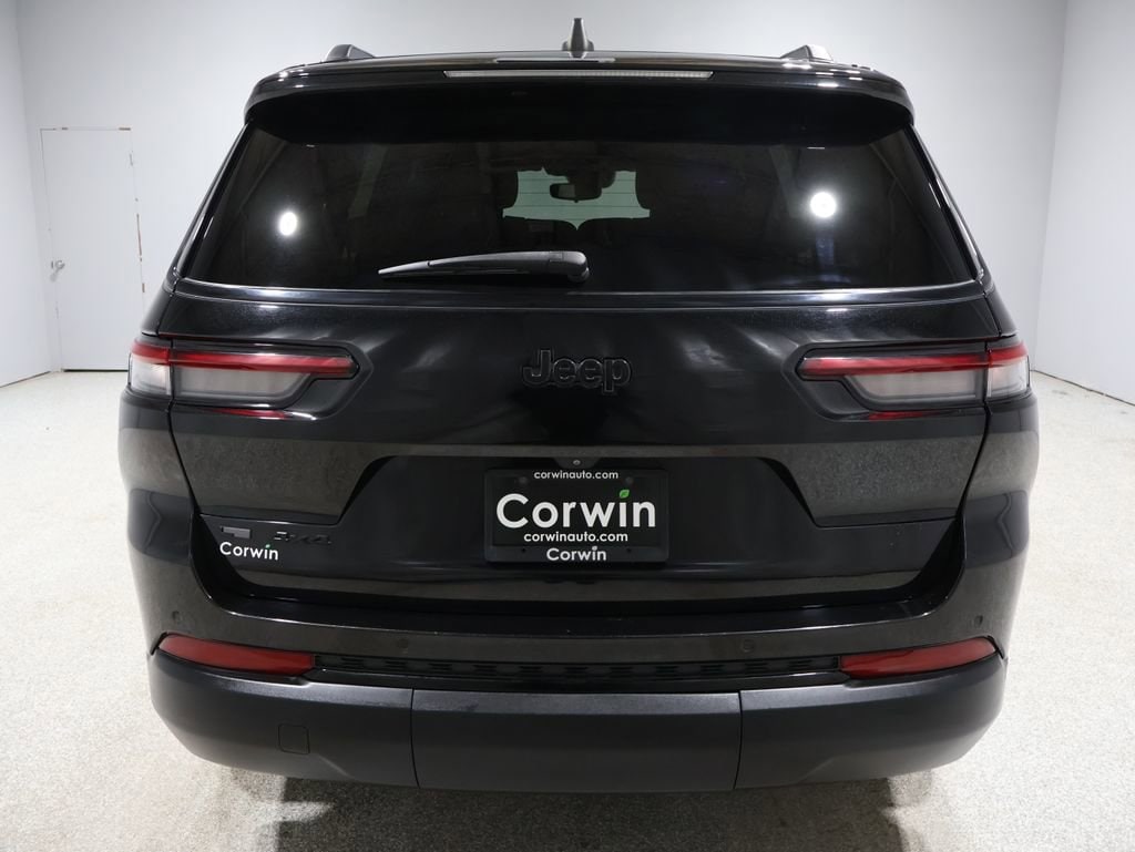 2021 Jeep Grand Cherokee L photo 2