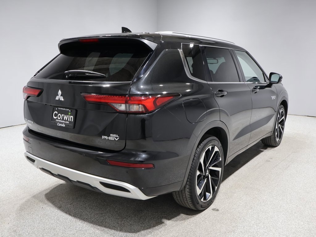 Used 2023 Mitsubishi Outlander Plug-In Hybrid SEL with VIN JA4T5VA90PZ029121 for sale in Fargo, ND