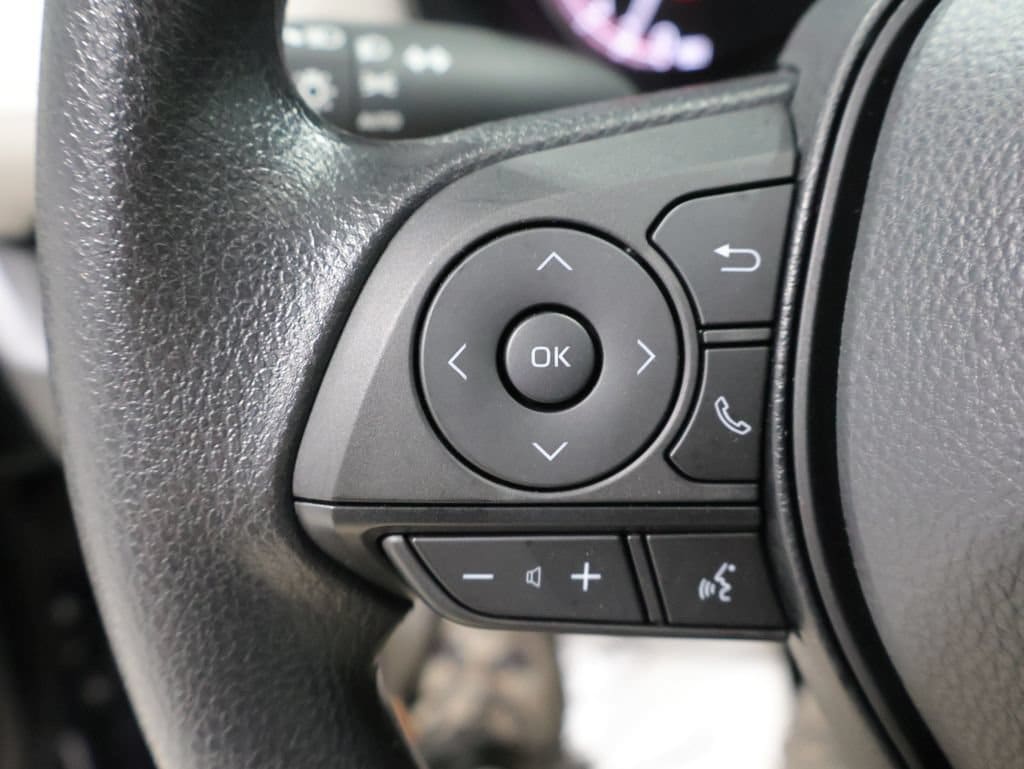 2025 Toyota RAV4 XLE - Photo 33
