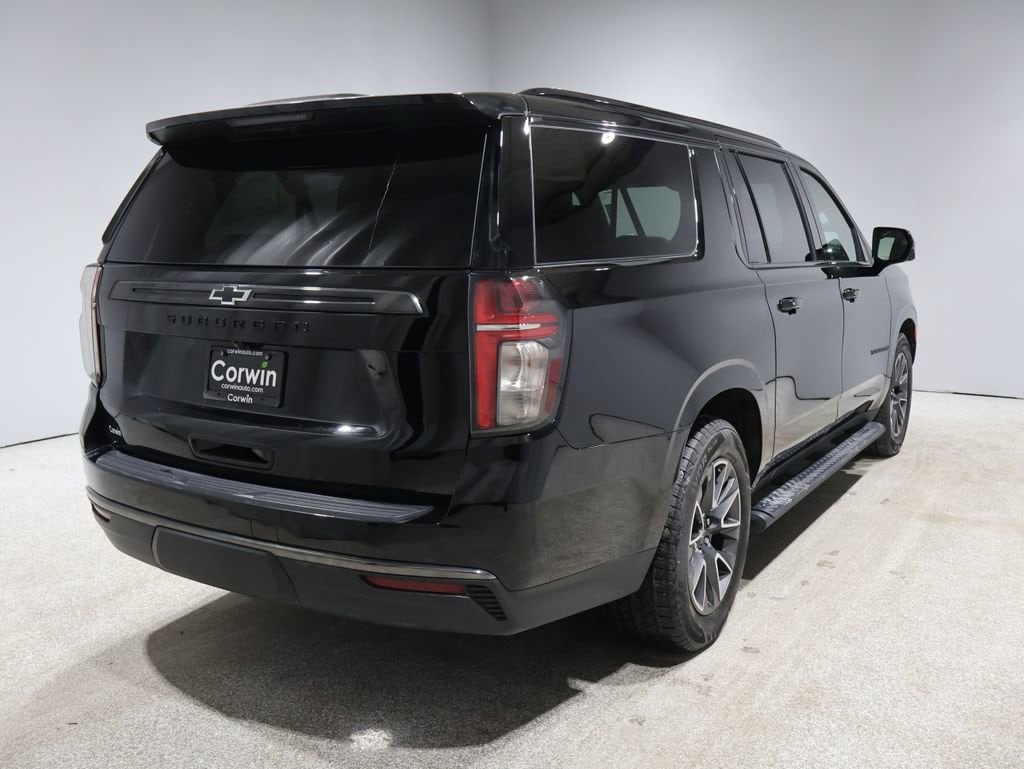 2022 Chevrolet Suburban Z71 photo 2