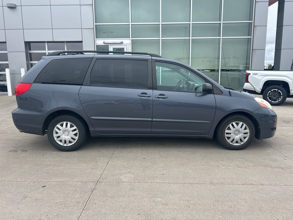 Used 2008 Toyota Sienna LE with VIN 5TDZK23C88S212091 for sale in Fargo, ND