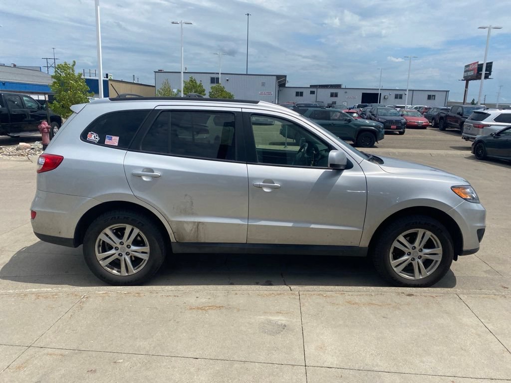 Used 2012 Hyundai Santa Fe SE with VIN 5XYZHDAG4CG124175 for sale in Fargo, ND