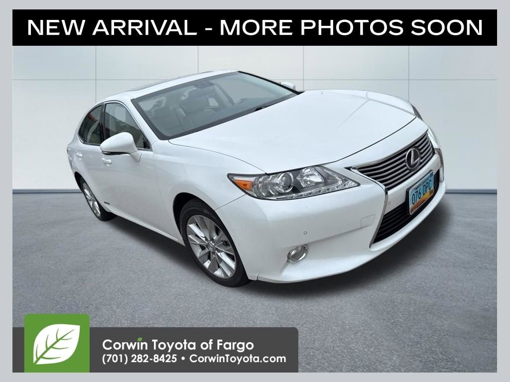 2014 Lexus ES 350 300h's photo