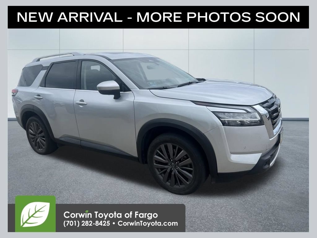 2023 Nissan Pathfinder SL 4WD's photo