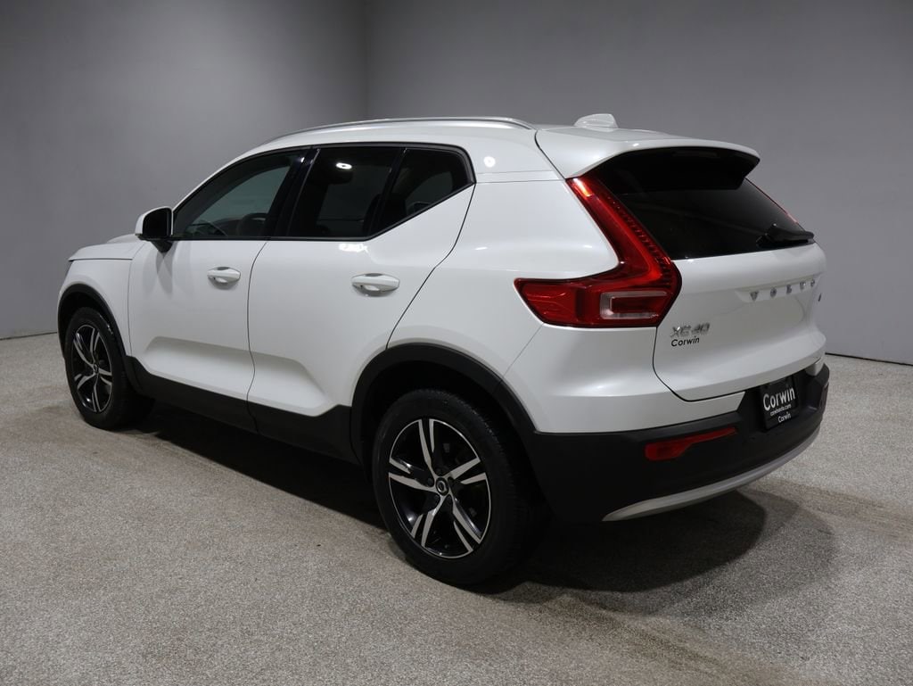 2023 Volvo XC40 Core photo 4