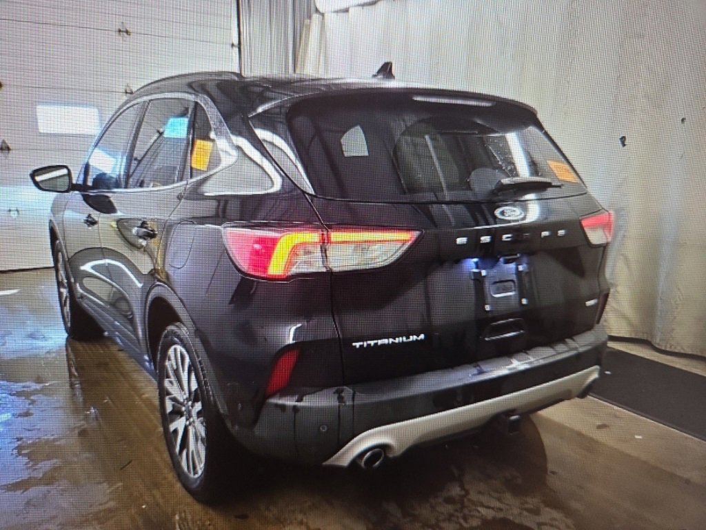 2020 Ford Escape Titanium photo 3