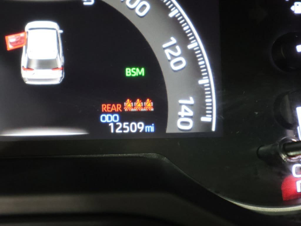 2025 Toyota RAV4 XLE - Photo 38