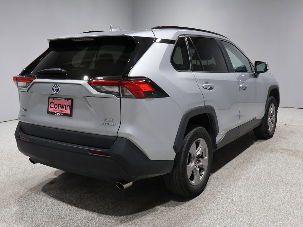 Used 2024 Toyota RAV4 XLE with VIN 4T3RWRFV6RU125607 for sale in Kansas City