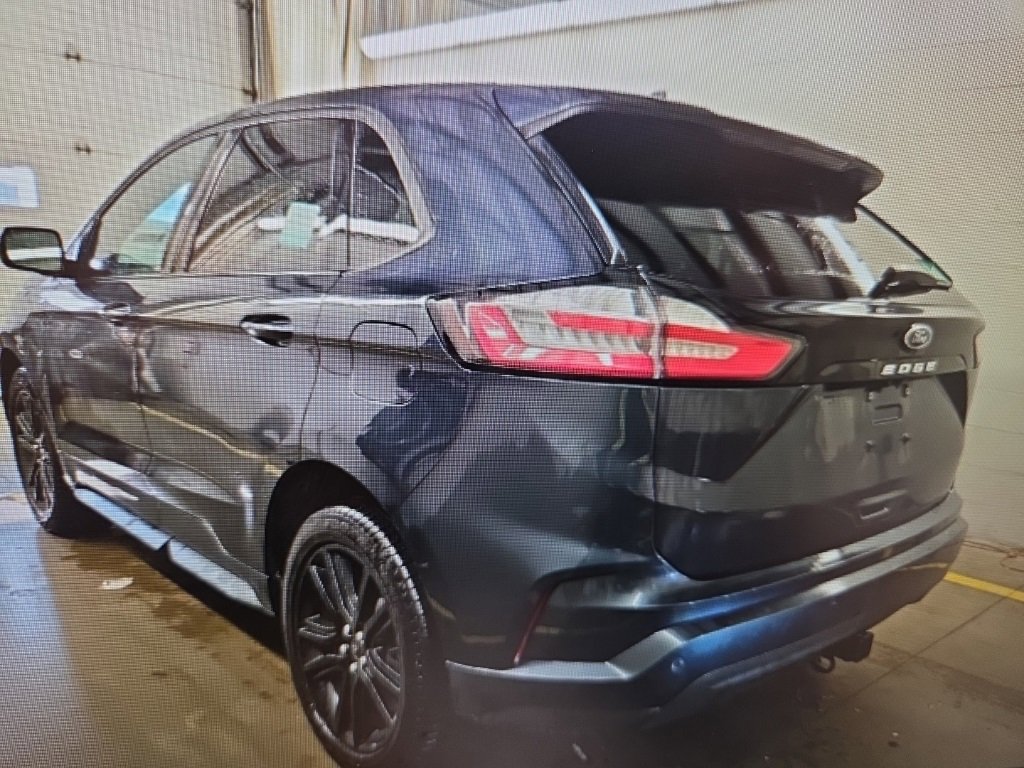 2024 Ford Edge ST photo 2