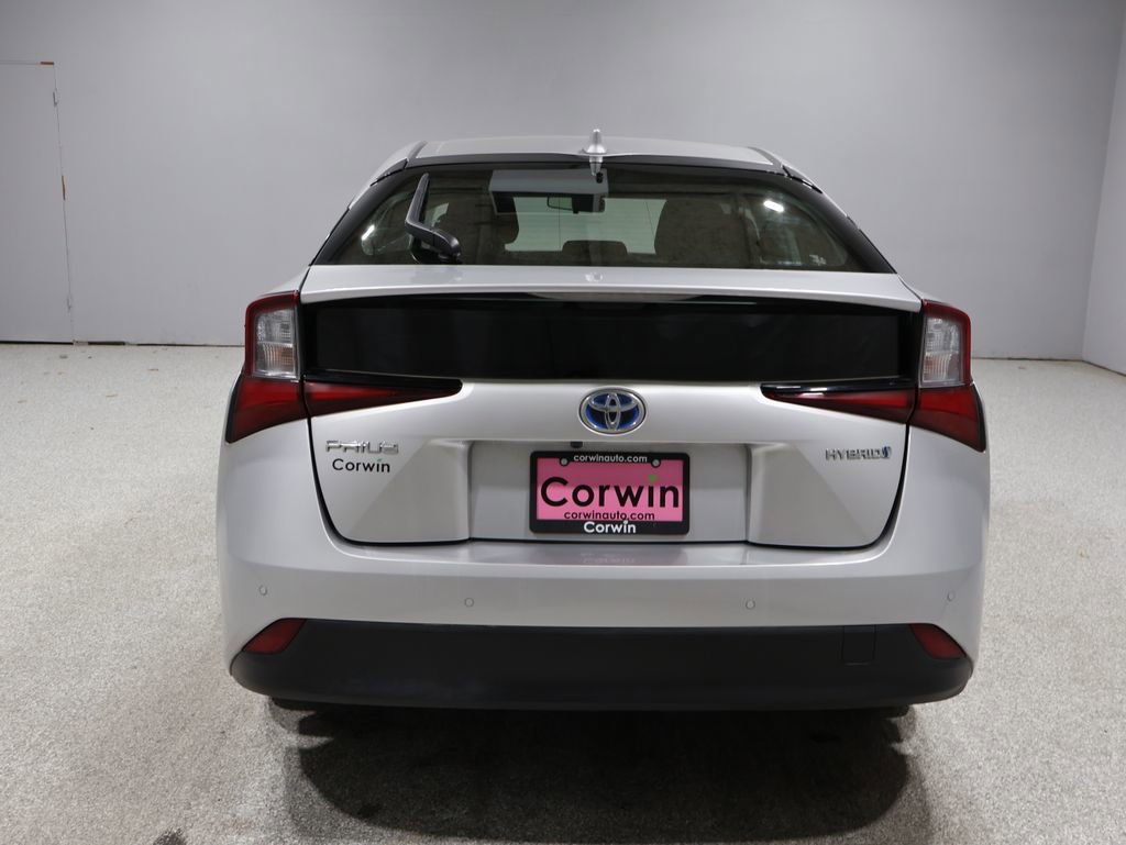 2022 Toyota Prius LE photo 3