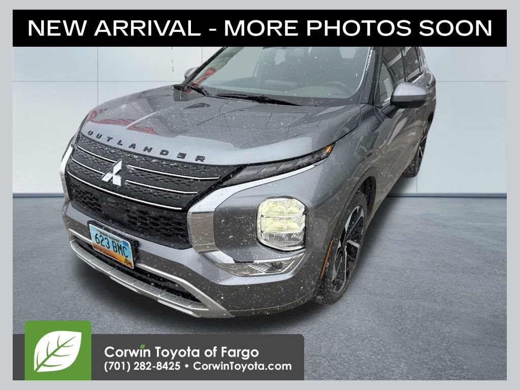 2022 Mitsubishi Outlander SEL Special Edition's photo