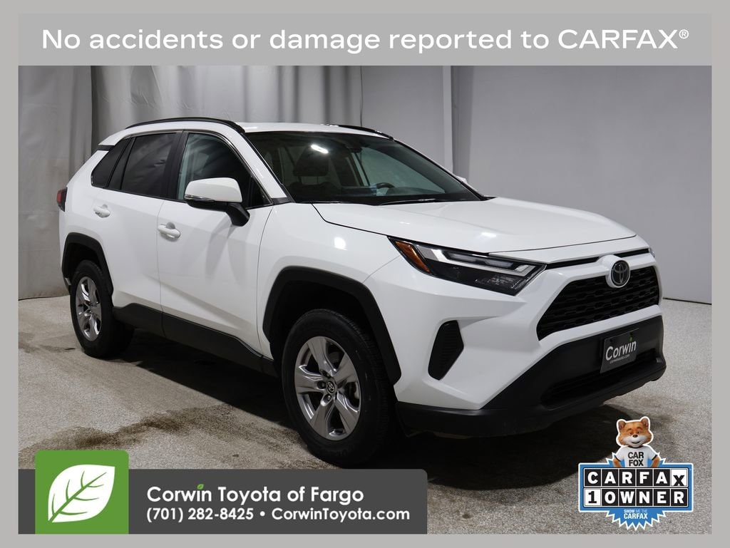 2024 Toyota RAV4 XLE's photo