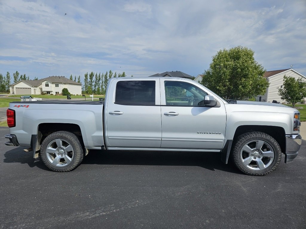 Used 2016 Chevrolet Silverado 1500 LT with VIN 3GCUKRECXGG275030 for sale in Fargo, ND