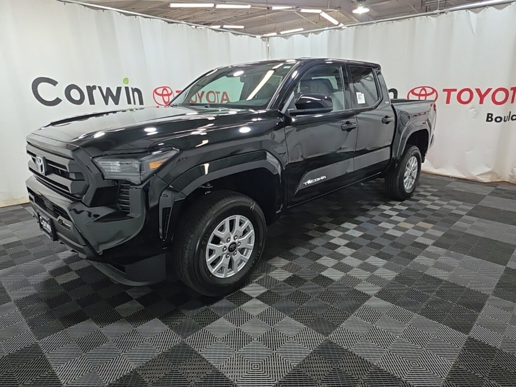 2025 Toyota Tacoma SR5 photo 3
