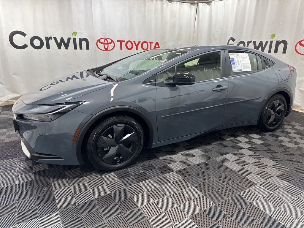 2025 Toyota Prius Plug-in Hybrid SE photo 4