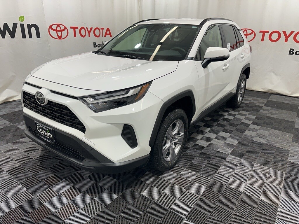 2025 Toyota RAV4 Hybrid LE photo 3